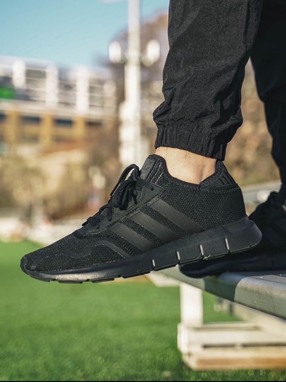 𝗮𝗱𝗶𝗱𝗮𝘀 Swift Run X Triple black Size 14